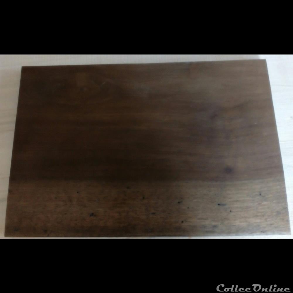4 plateaux médailliers en Noyer de France ancien 30x20 cm, 24 alvéoles de 35mm 2 monnaies 4 plateaux medailliers en noyer de france ancien 30x20 cm 24 alveoles de 35mm
