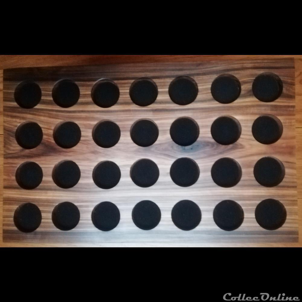 4 plateaux médailliers en bois de rose centenaire 26 x 15,5 cm, 28 alvéoles de 25 mm 4 monnaies 4 plateaux medailliers en bois de rose centenaire 26 x 15 5 cm 28 alveoles de 25 mm