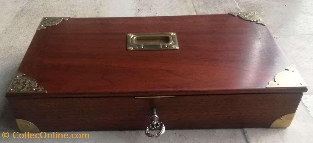 Boîte grand médaillier en Acajou monnaies boite grand medaillier en acajou