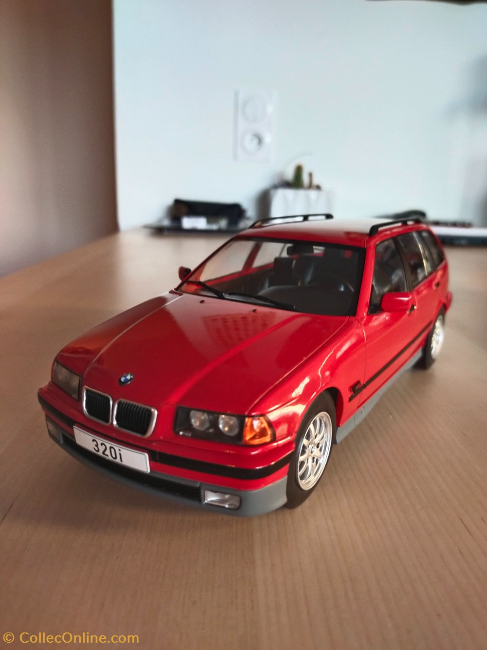 BMW 320i E36 Touring modeles reduits voitures bmw 320i e36 touring