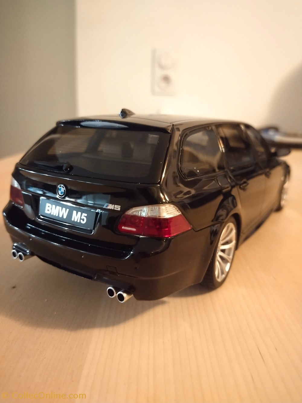 BMW M5 E61 Touring modeles reduits voitures bmw m5 e61 touring