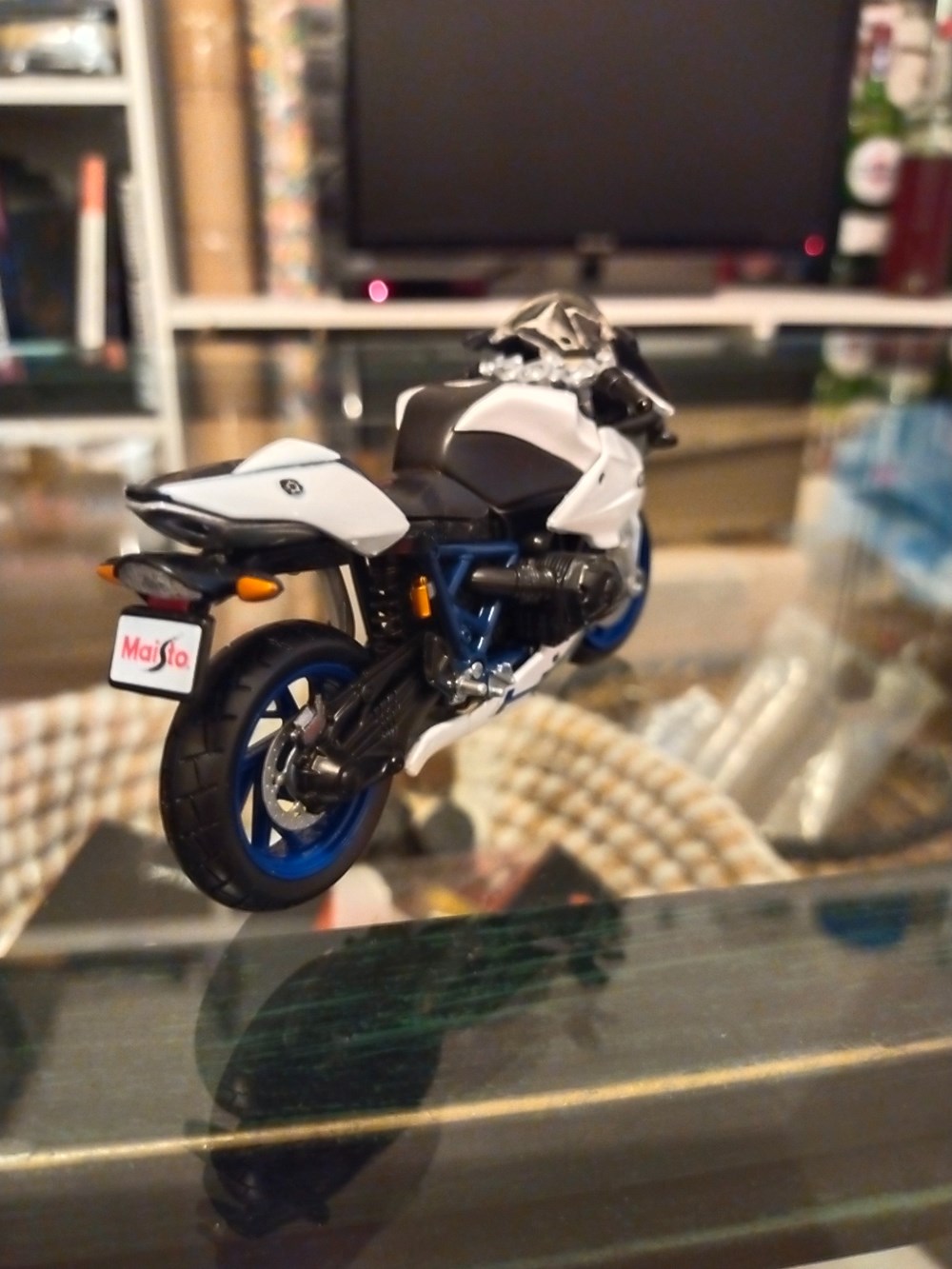 modeles reduits motos bmw hp2 sport