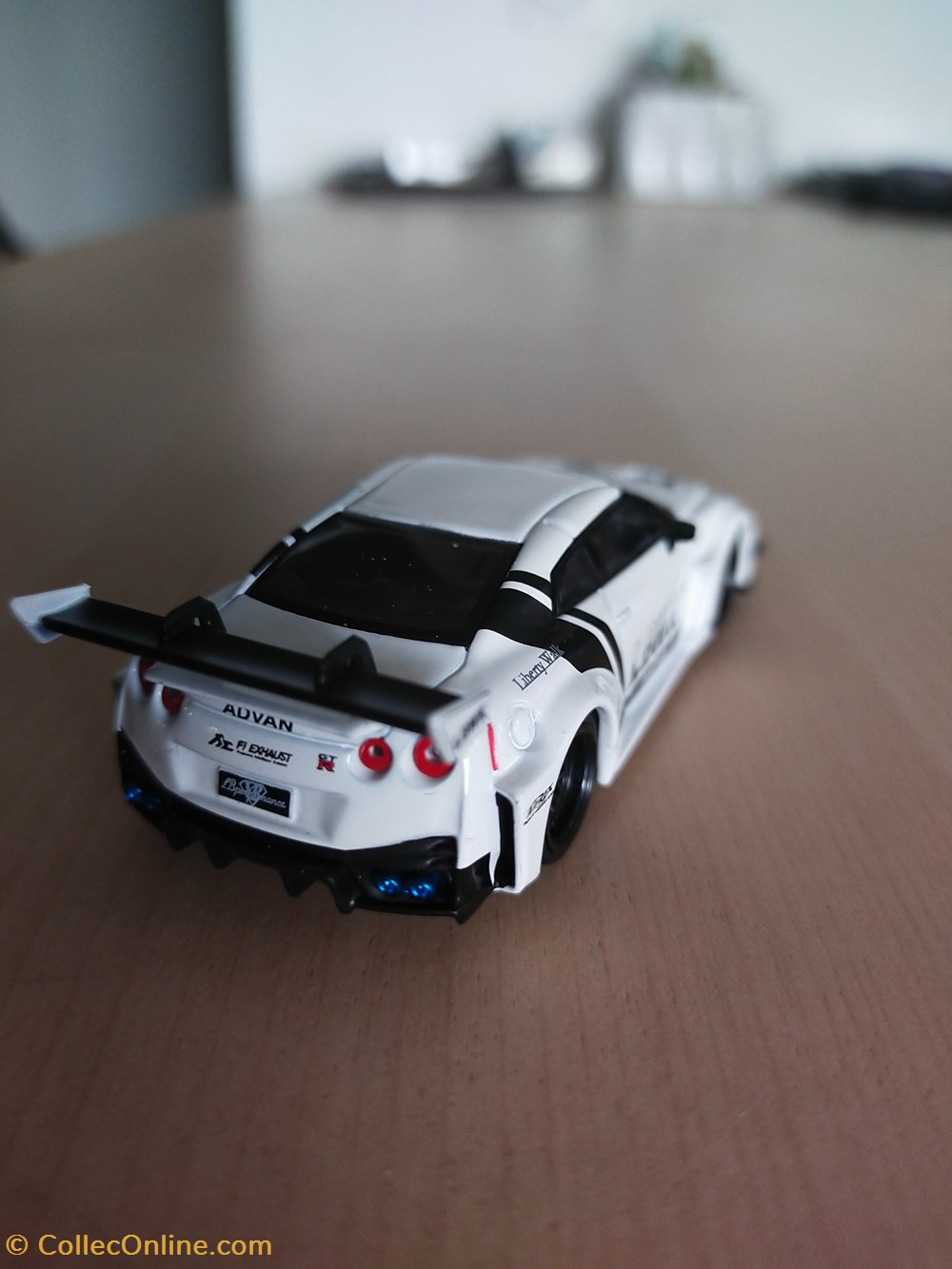 Nissan Skyline GT-R R35 LBWK modeles reduits voitures nissan skyline gt r r35 lbwk