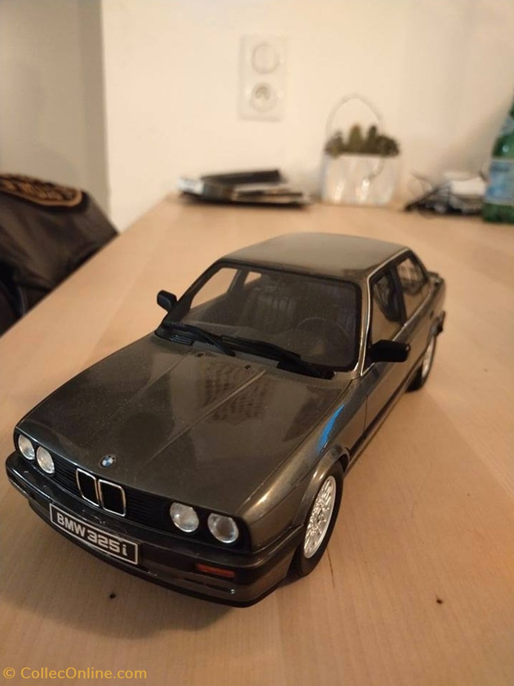 BMW 325i E30 Sedan modeles reduits voitures bmw 325i e30 sedan