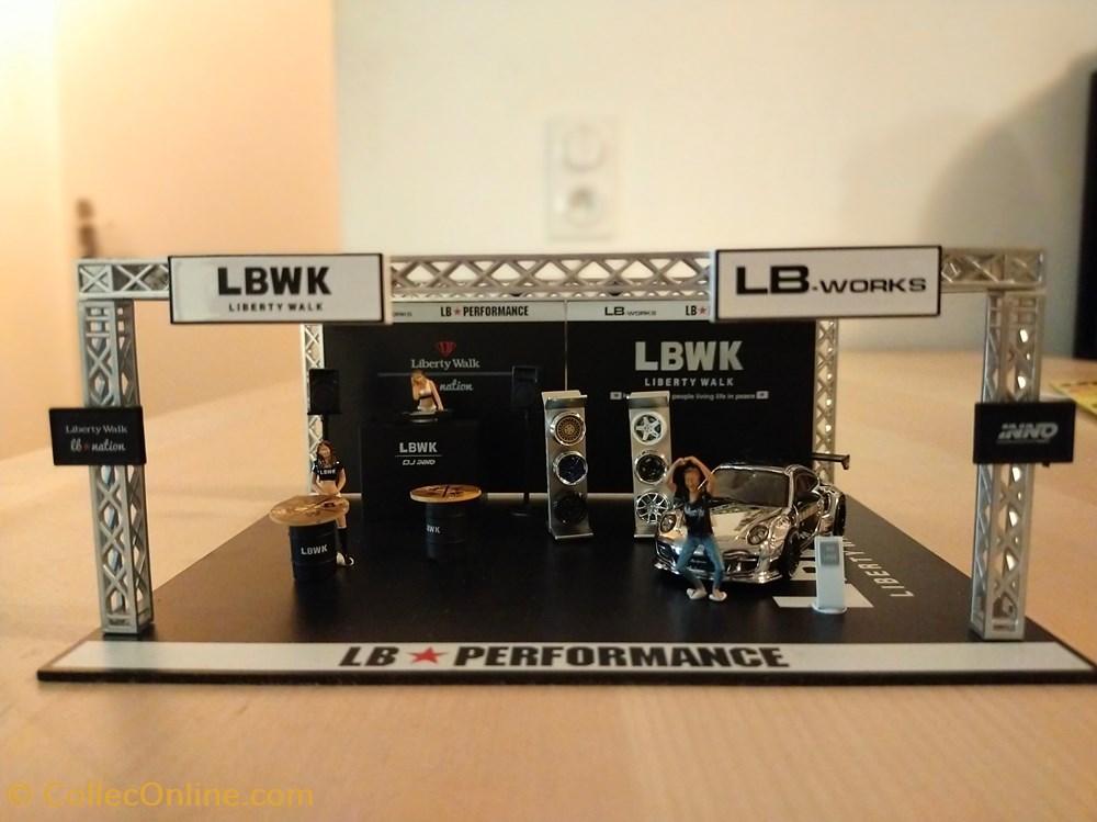 Porsche 911 997 LBWK (avec diorama "Stand LBWK") modeles reduits voitures porsche 911 997 lbwk avec diorama stand lbwk