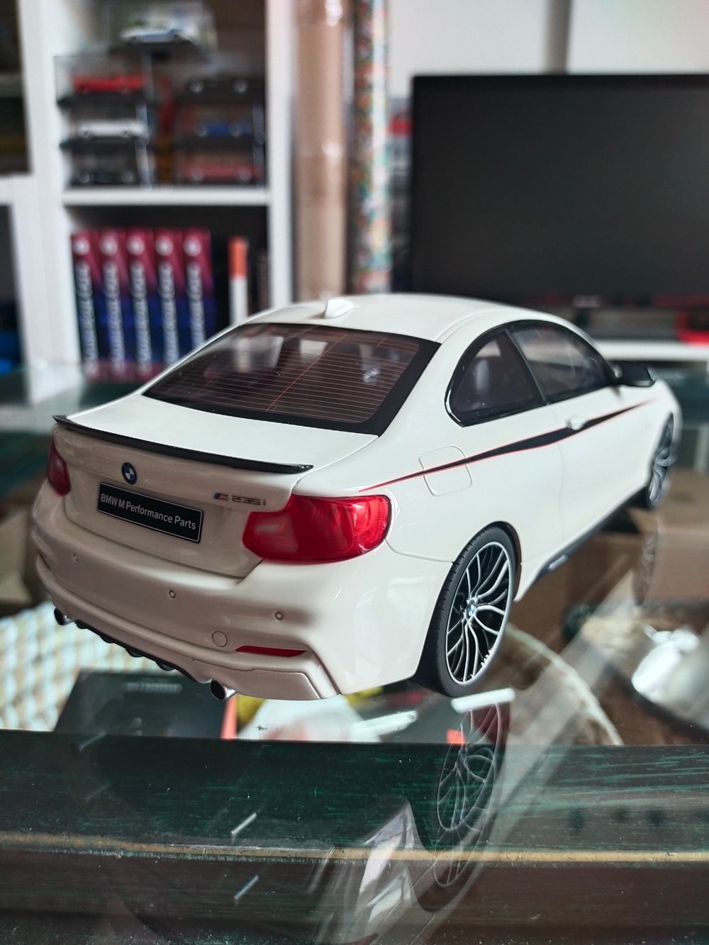 BMW M235i M Performance Parts modeles reduits voitures bmw m235i m performance parts