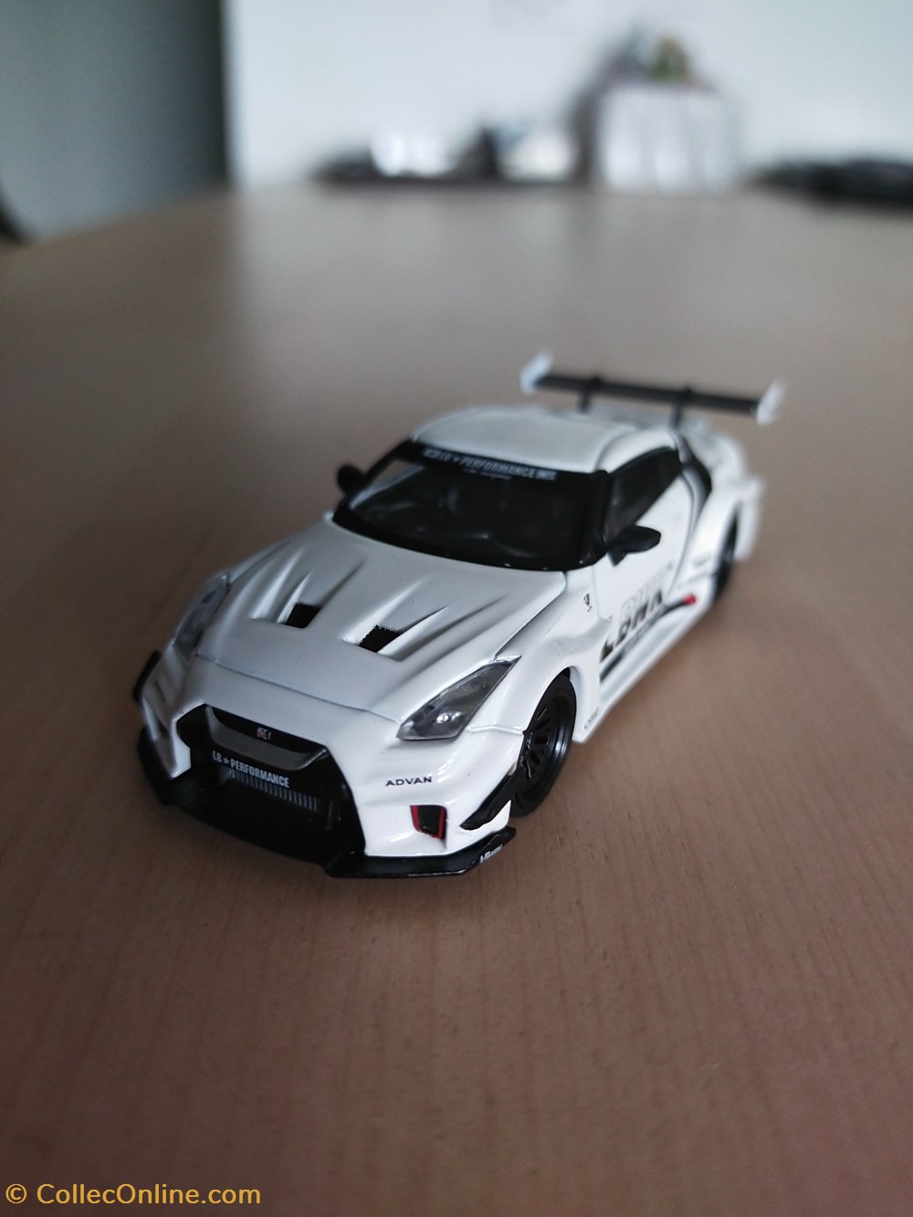 Nissan Skyline GT-R R35 LBWK modeles reduits voitures nissan skyline gt r r35 lbwk