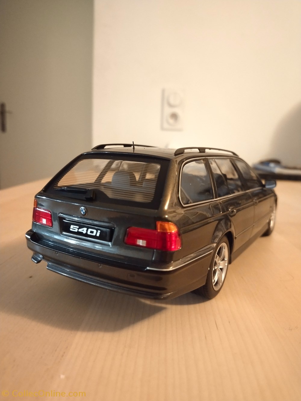 BMW 540i E39 Touring modeles reduits voitures bmw 540i e39 touring