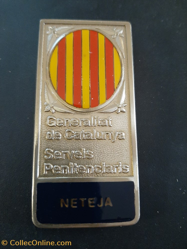 articulos militares insignias y medallas limpieza