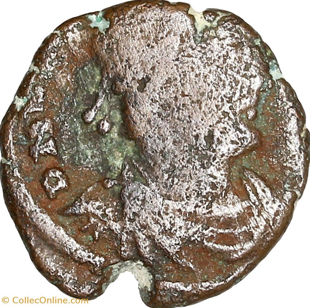 Nummus d'un Valentinien, Gloria Romanorum, 364-375, atelier ind. monnaies antiques romaines imperiales et republicaines nummus un valentinien gloria romanorum 364 375 atelier ind