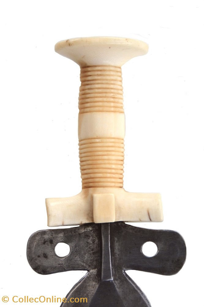 Boa 001 2 art antiquite africain arme boa 001