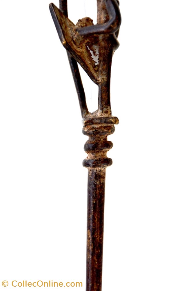 Pique Dogon 002 5 art antiquite africain bronze pique dogon 002