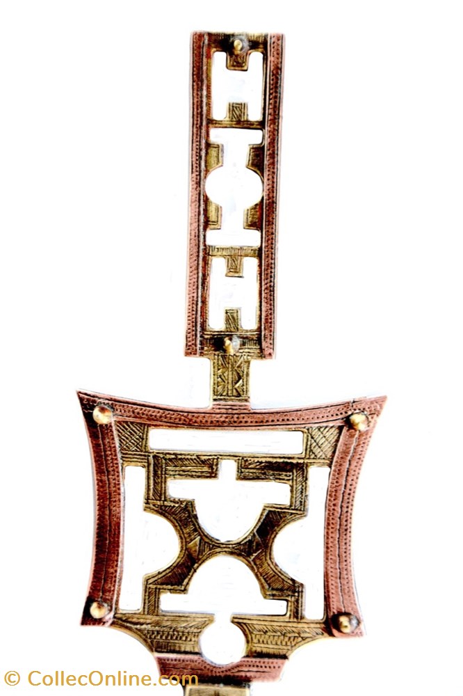 art antiquite africain bijoux cle de voile 001