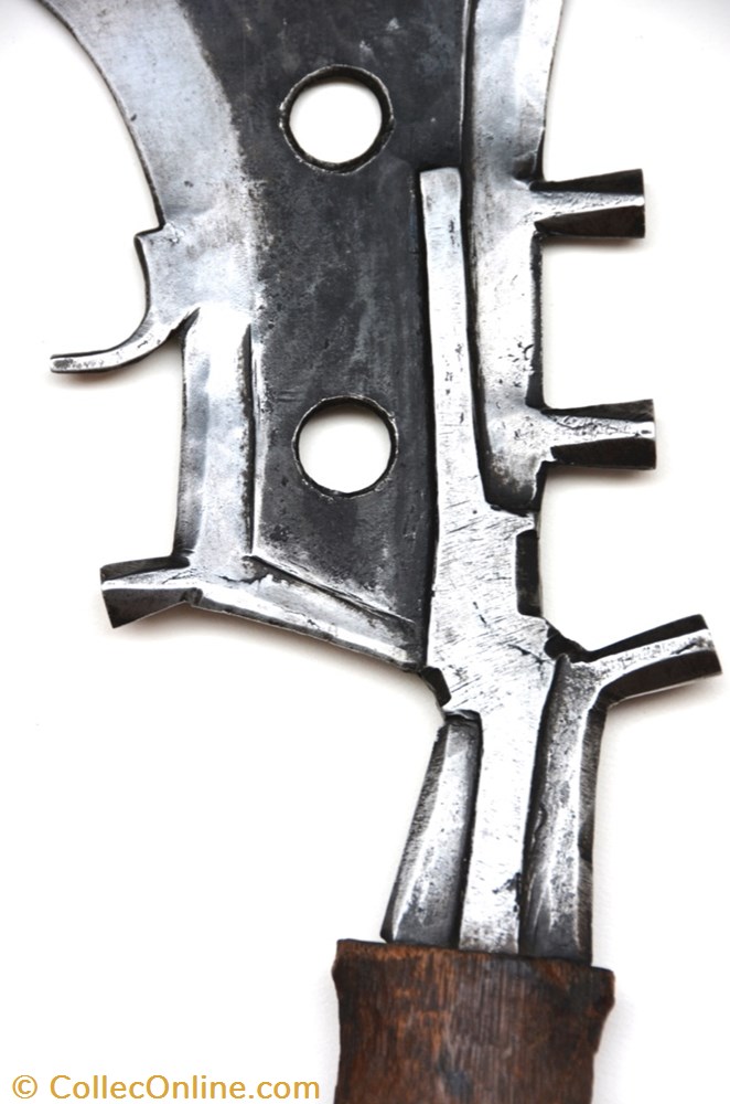 Mangbetu** D 001 3 art antiquite africain arme mangbetu d 001