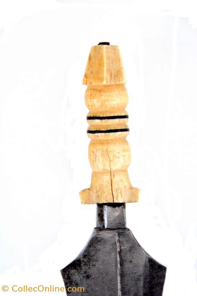 art antiquites africain armes mangbetu 007