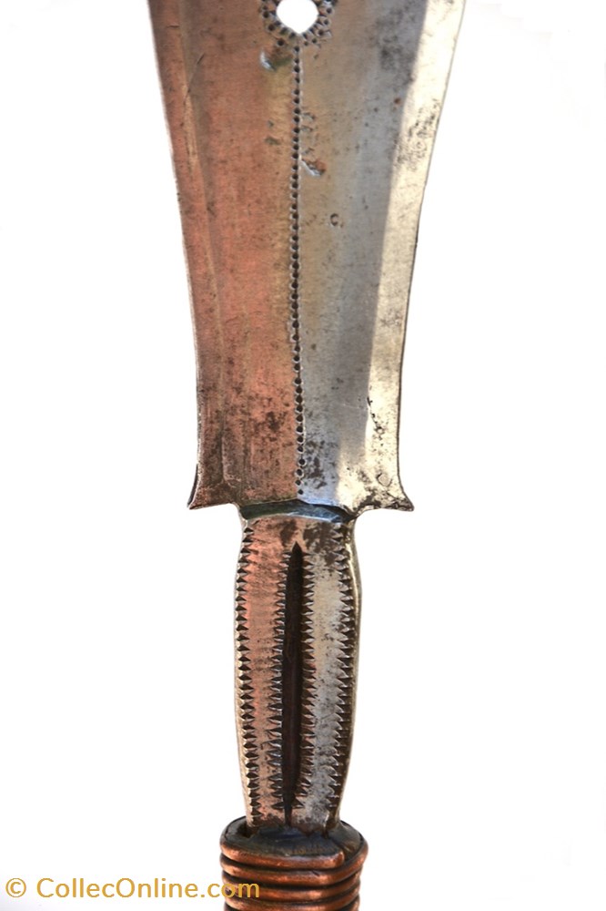 Yakoma Ngondi 004 4 art antiquite africain arme yakoma ngondi 004