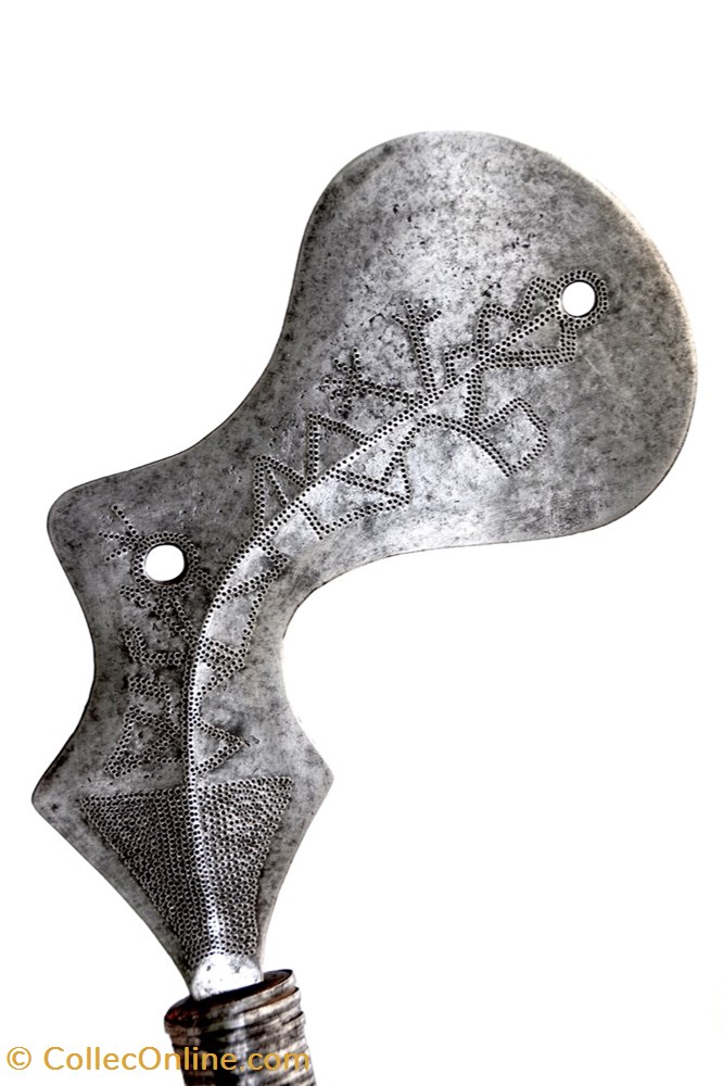 Momvu 003 5 art antiquite africain arme momvu 003