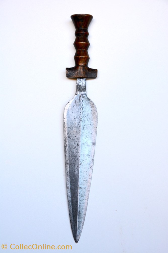 art antiquite africain arme mangbetu 001
