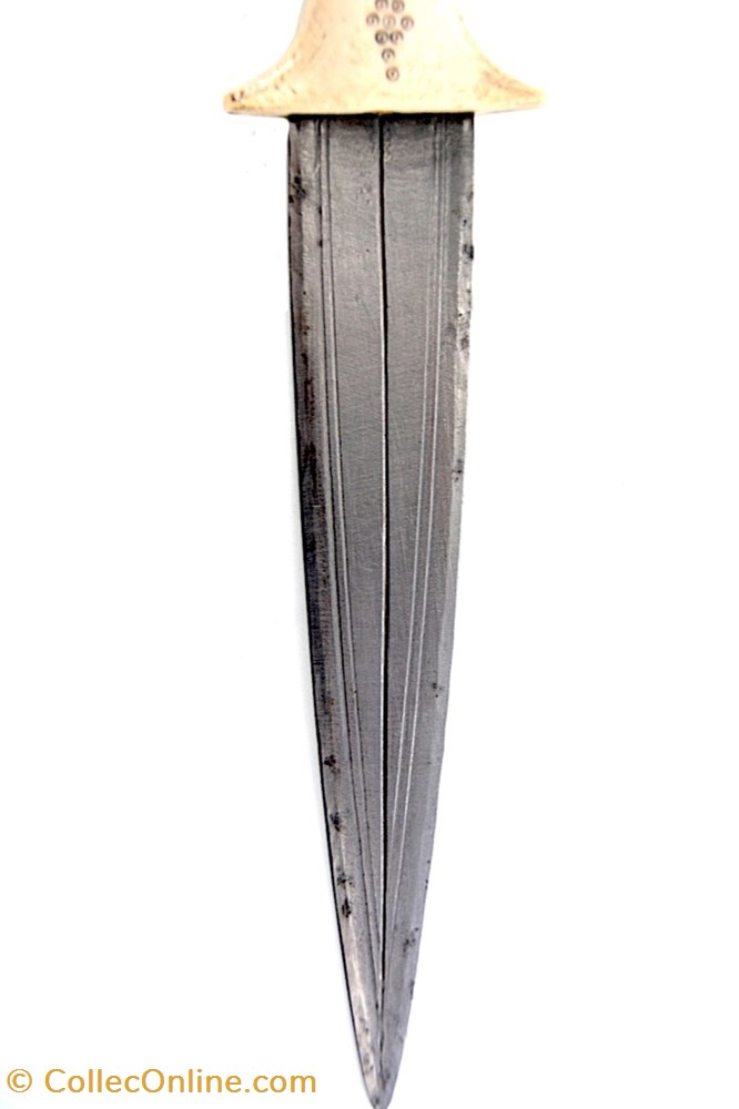 Kreich 004 4 art antiquite africain arme kreich 004