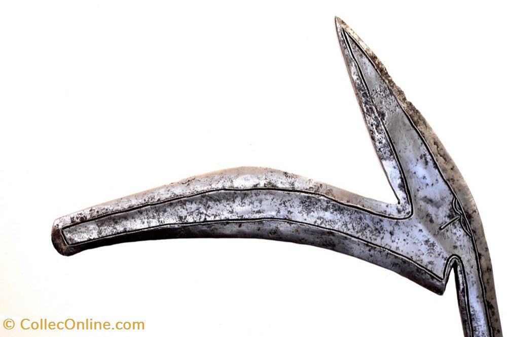 Banda 009 3 art antiquites africain armes banda 009