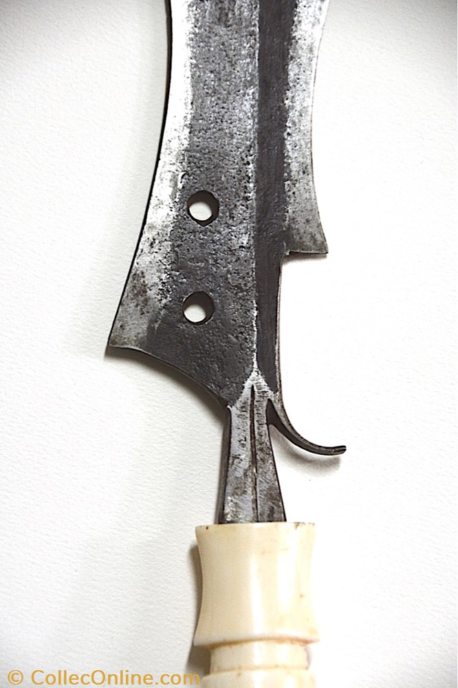 Mangbetu Ivoire 001 3 art antiquite africain arme mangbetu ivoire 001