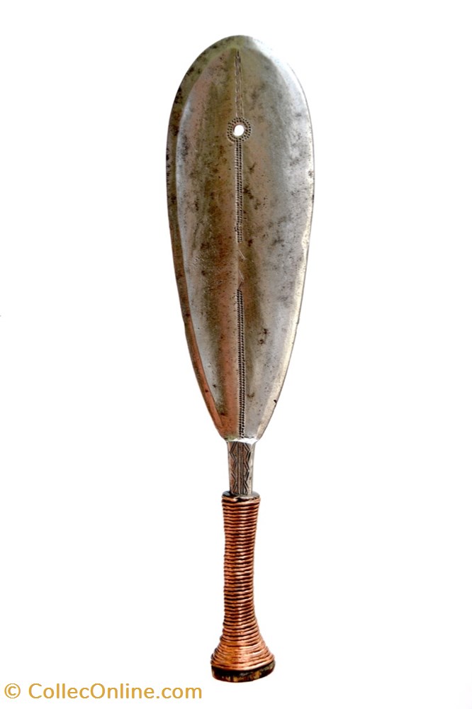 Yakoma Basakpwa 003 art antiquite africain arme yakoma basakpwa 003