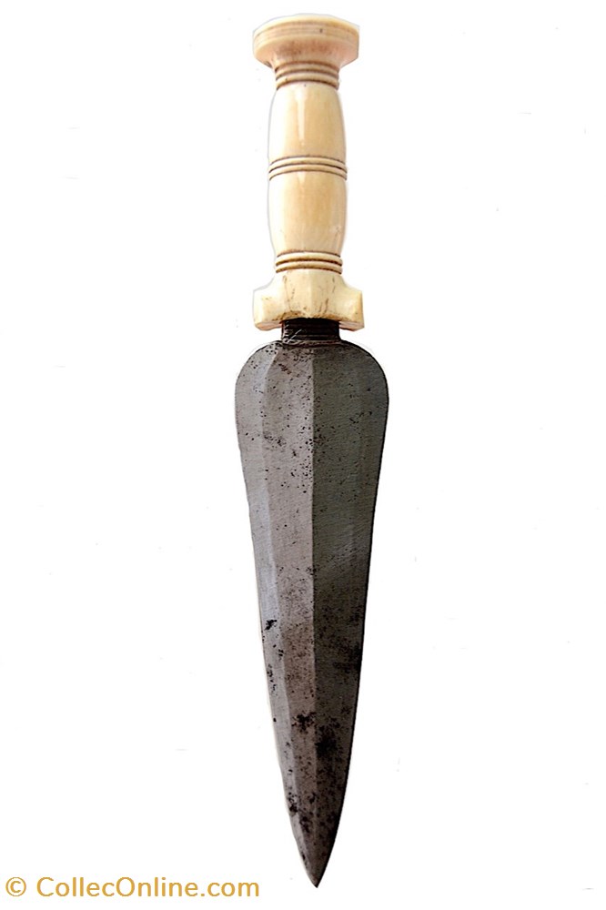 art antiquite africain arme mangbetu 008