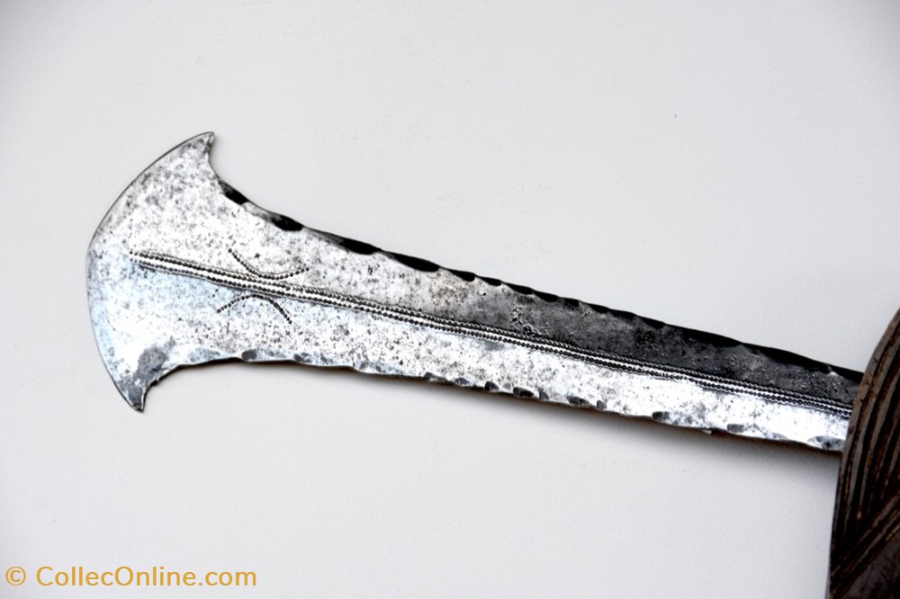 art antiquite africain arme yakoma 001