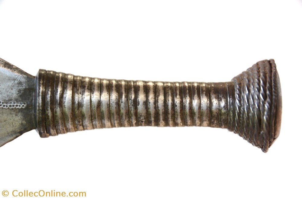 Yakoma Basakpwa 004 5 art antiquite africain arme yakoma basakpwa 004
