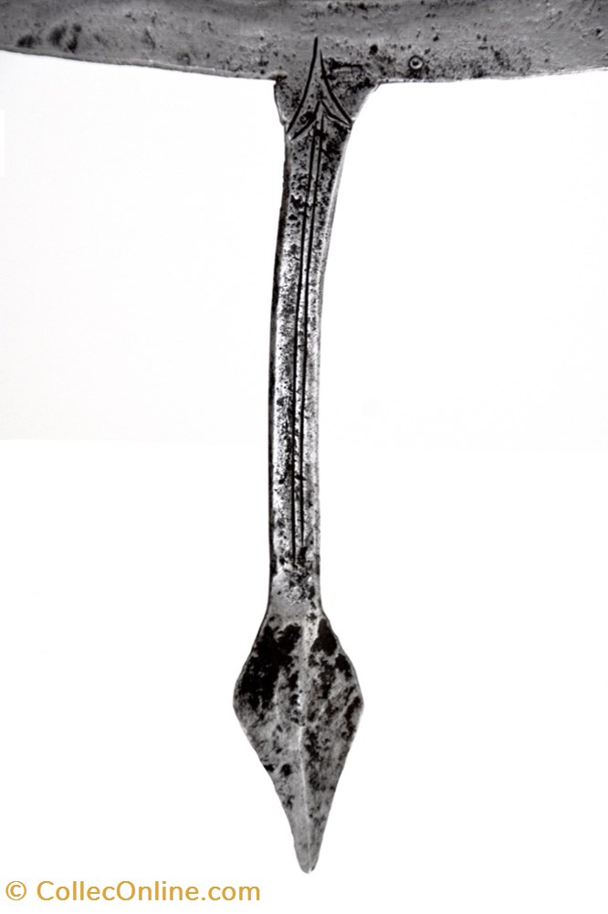 Mbum 002 5 art antiquite africain arme mbum 002