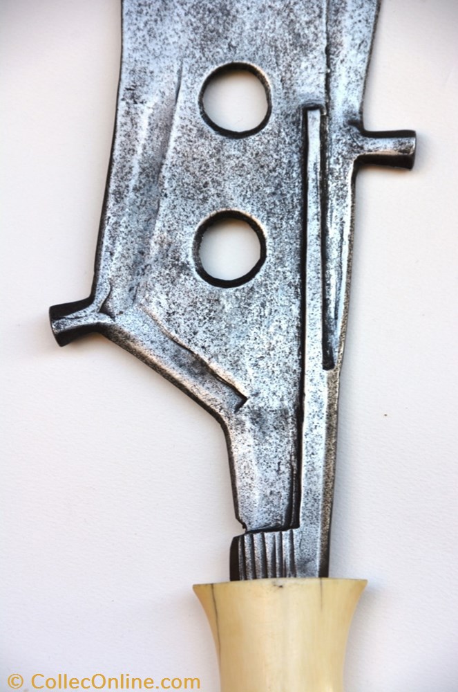 art antiquite africain arme mangbetu ivoire 003