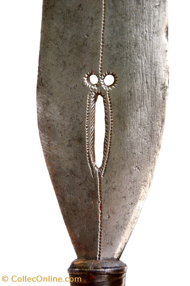 Yakoma Basakpwa 002 2 art antiquite africain arme yakoma basakpwa 002