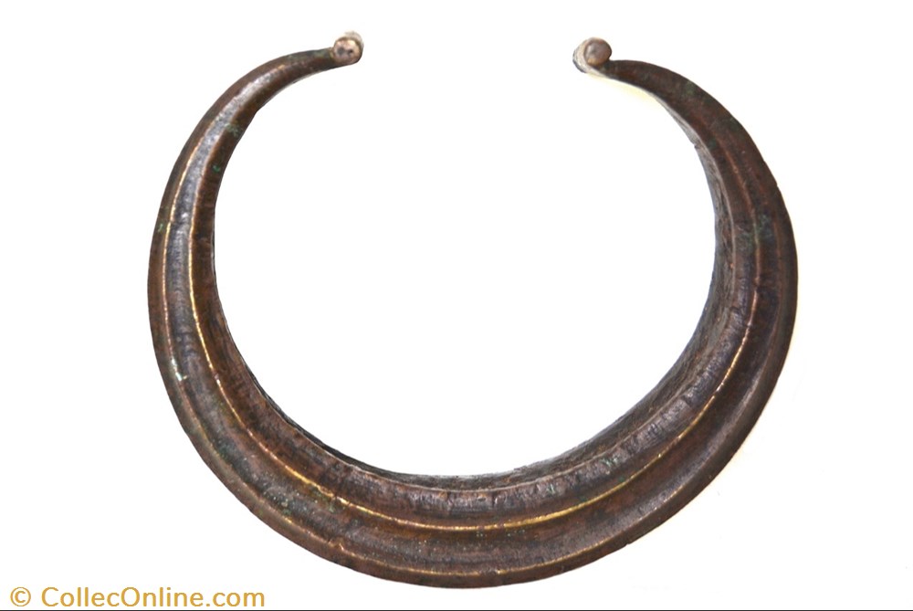 Torque Fang 001 2 art antiquite africain bronze torque fang 001