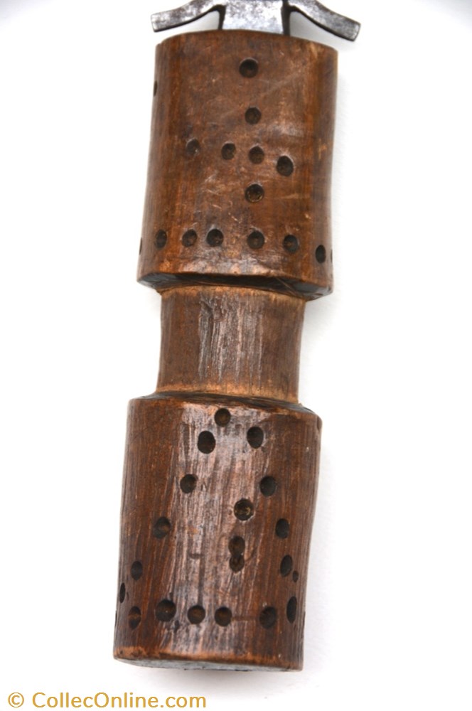 art antiquite africain arme mangbetu 002