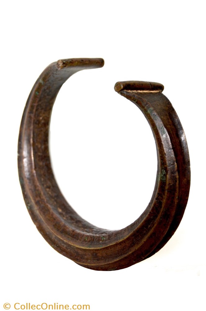 Torque Fang 001 art antiquite africain bronze torque fang 001