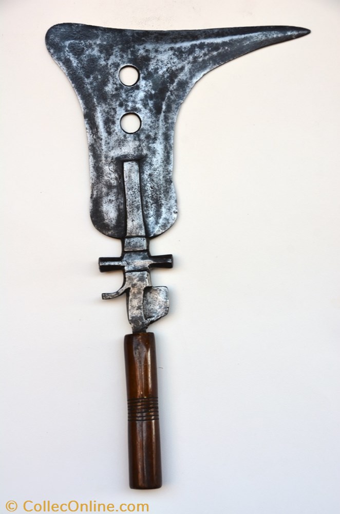 art antiquite africain arme mangbetu ivoire 004
