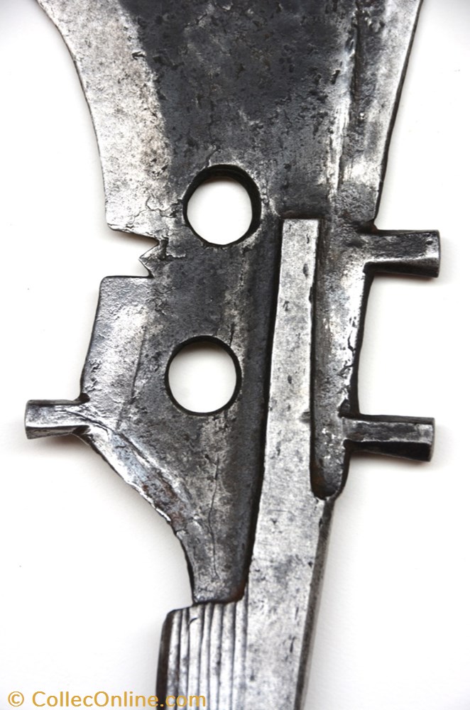 art antiquite africain arme mangbetu 001