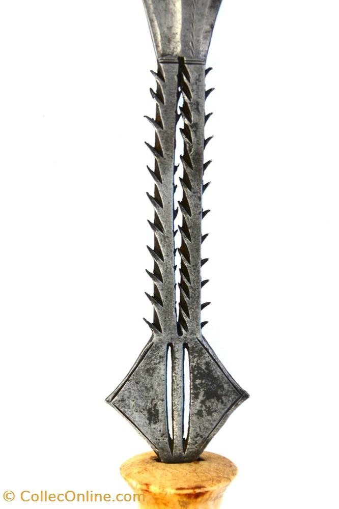 Yakoma Basakpwa 016 2 art antiquites africain armes yakoma basakpwa 016