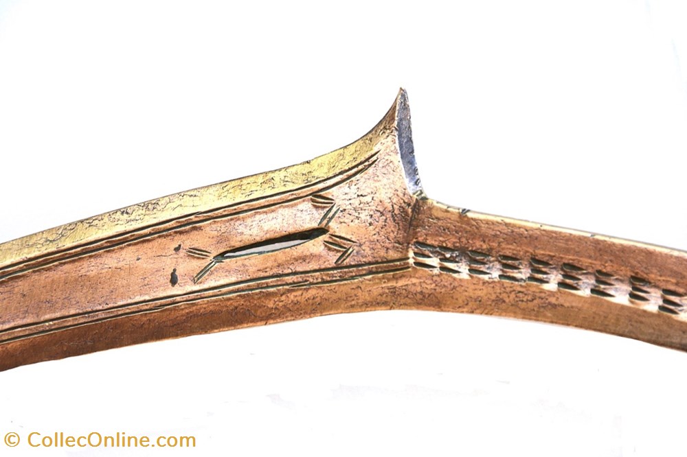 Yakoma 002 4 art antiquite africain arme yakoma 002