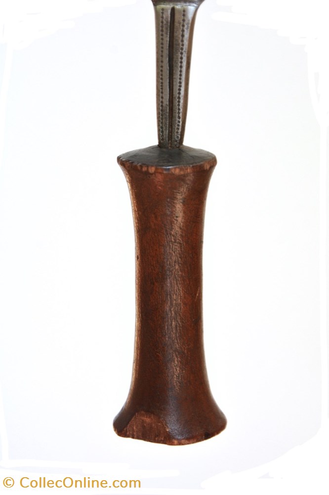 Yakoma Ngondi 002 5 art antiquite africain arme yakoma ngondi 002