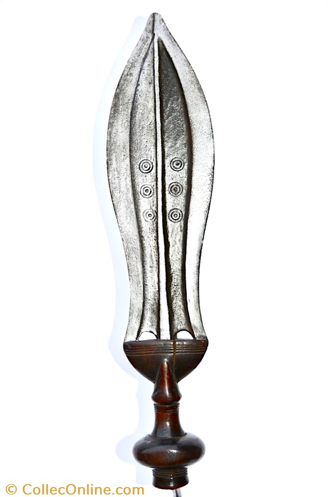 Ikulbapyaang 001 art antiquite africain arme ikulbapyaang 001