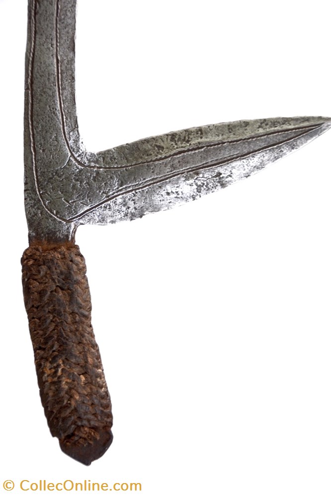 art antiquites africain armes banda mbugbu 001