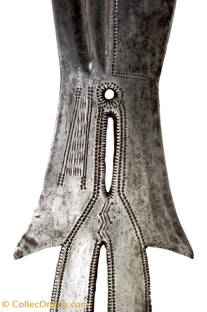 Yakoma Pamba 001 3 art antiquite africain arme yakoma pamba 001