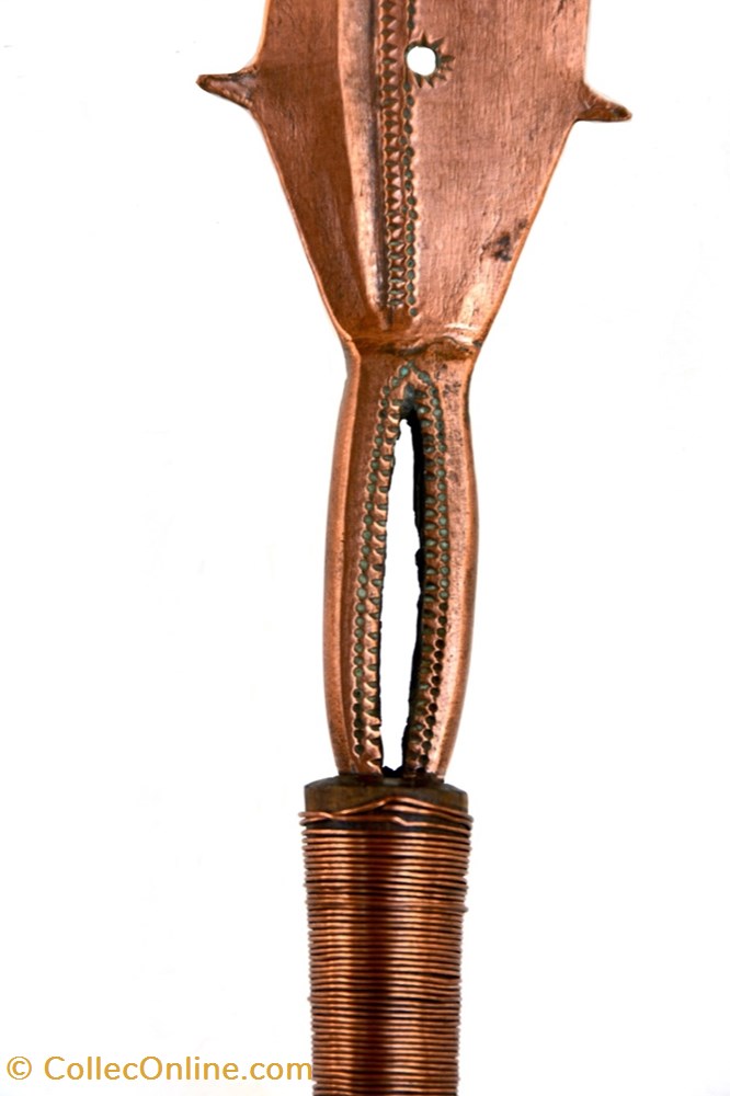art antiquites africain armes yakoma ngondi 007