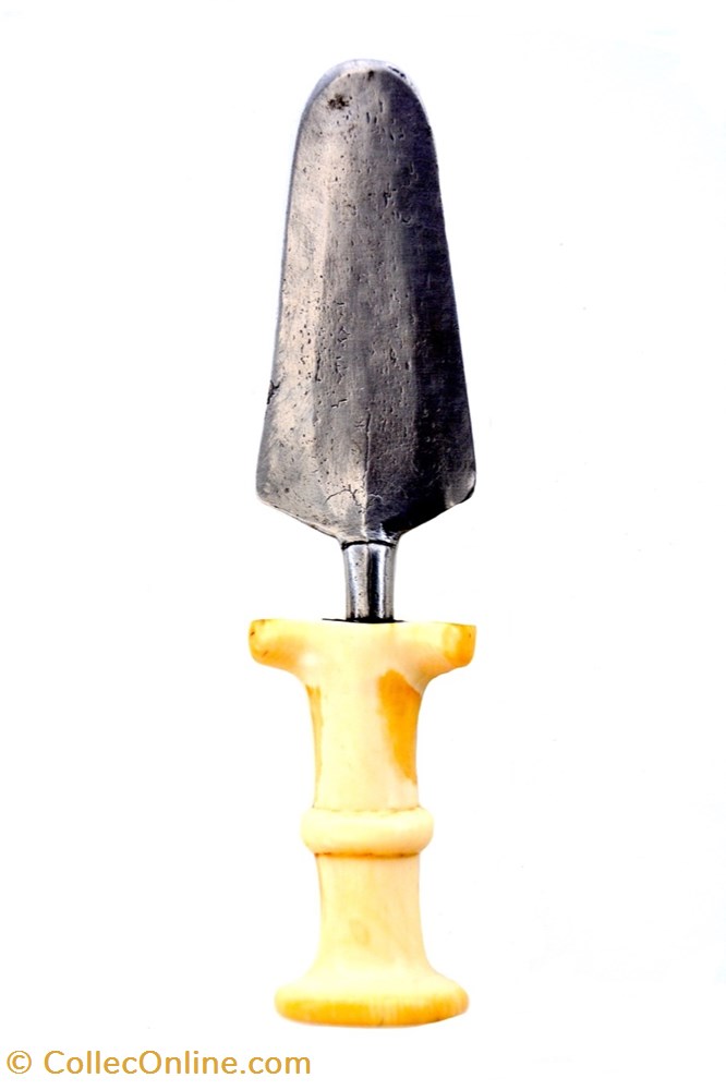 Mangbetu 006 art antiquite africain arme mangbetu 006