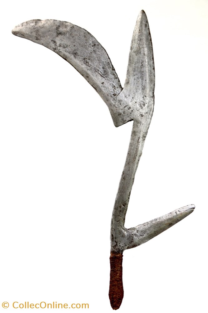 Banda 005 art antiquites africain armes banda 005