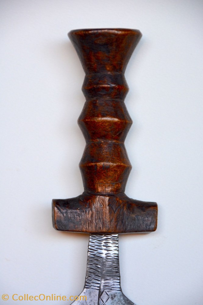 art antiquite africain arme mangbetu 001