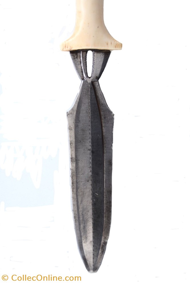 Azandé 002 3 art antiquites africain armes azande 002