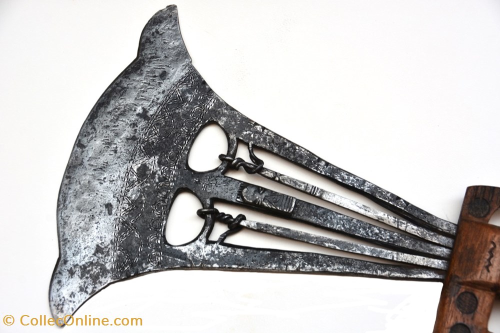 art antiquite africain arme tchokwe lunda 001
