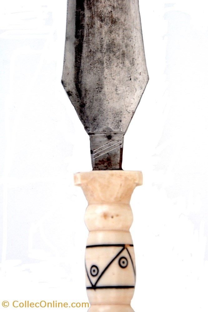 Mangbetu 002 5 art antiquite africain arme mangbetu 002